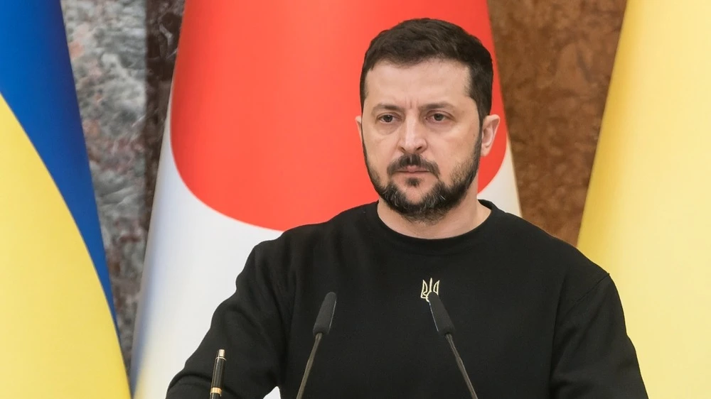 Зеленский допустил возможность проведения референдума по украинским территориям / Фото: paparazzza / Shutterstock.com