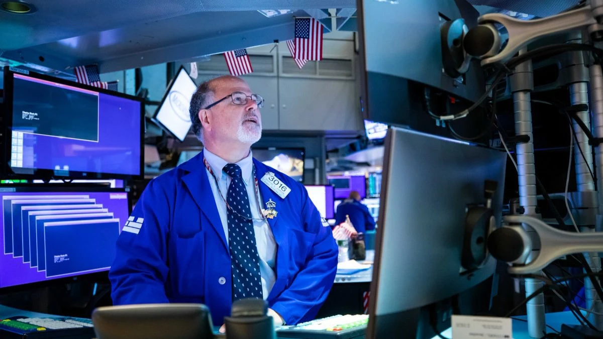 S&amp;P 500 and Dow Jones indexes jumped to records. What does this have to do with Oracles collapse?