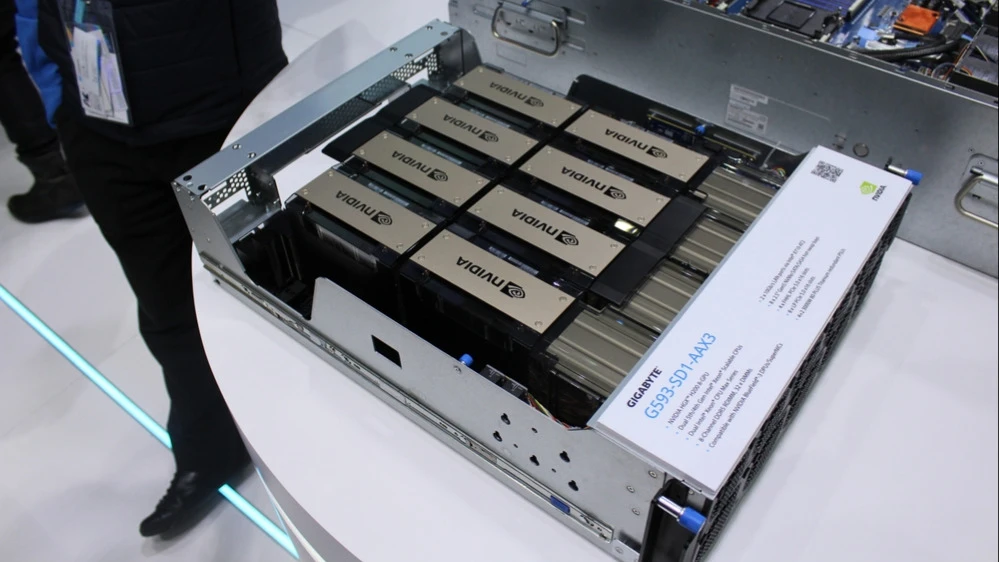 Пекин пока не дал разрешения на поставки чипов H200 от Nvidia в Китай / Фото: Andrew Sozinov / Shutterstock.com