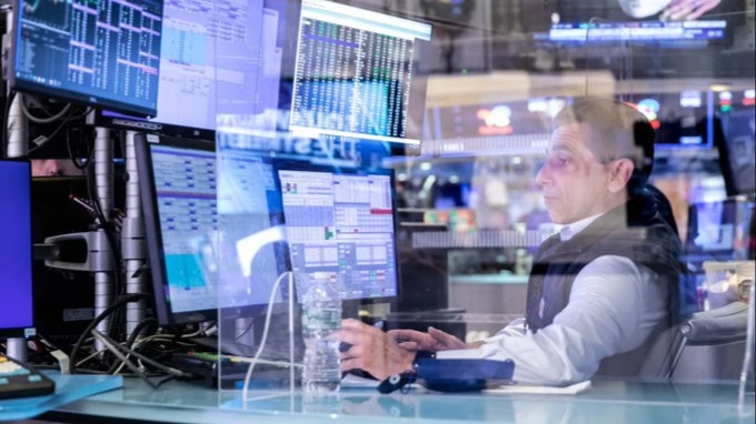 The S&amp;P 500 rose for the first time after four days of declines thanks to inflation data and Micron