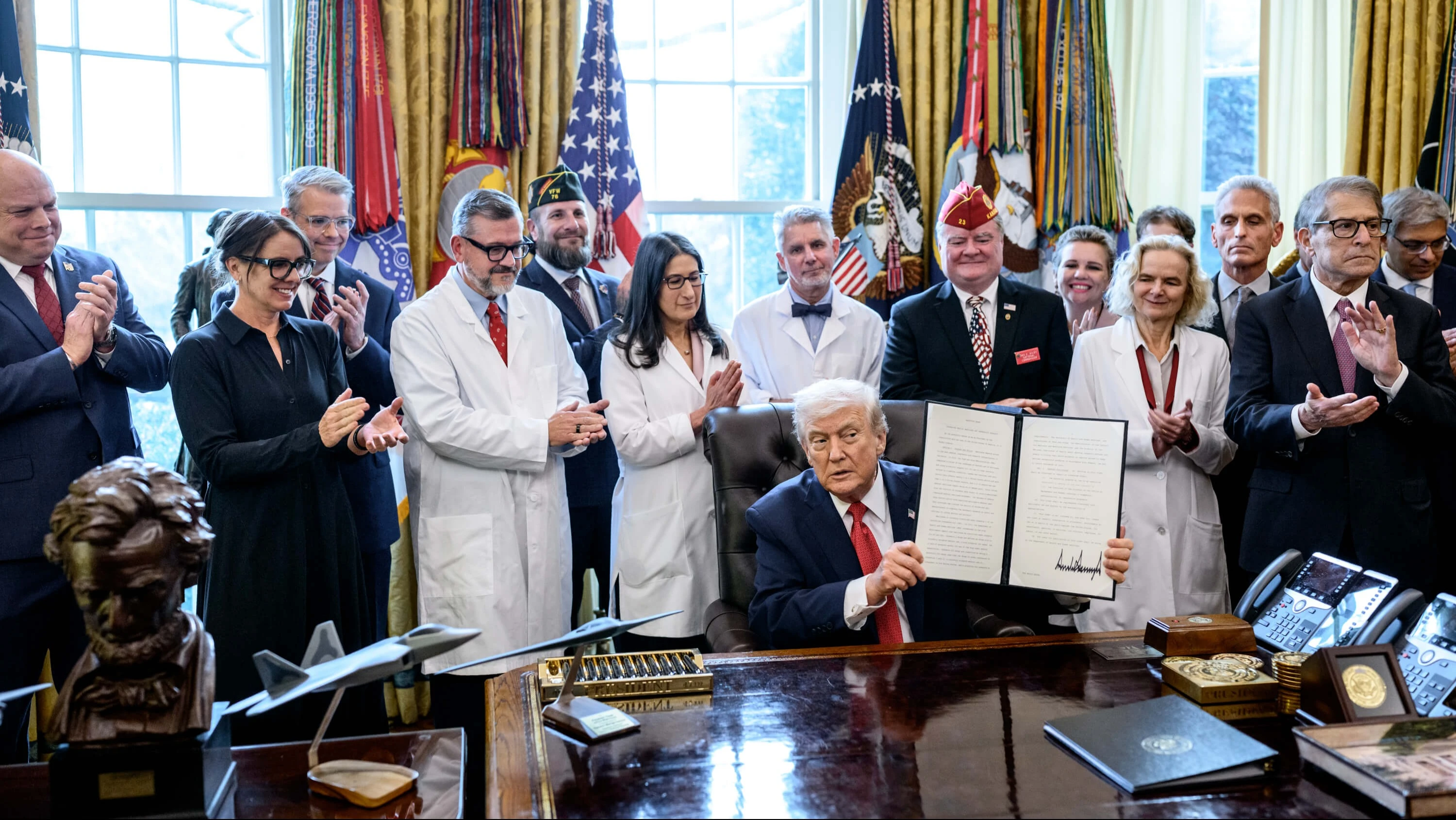 Trump signed an executive order to ease cannabis regulation. Why did the quotes collapse?