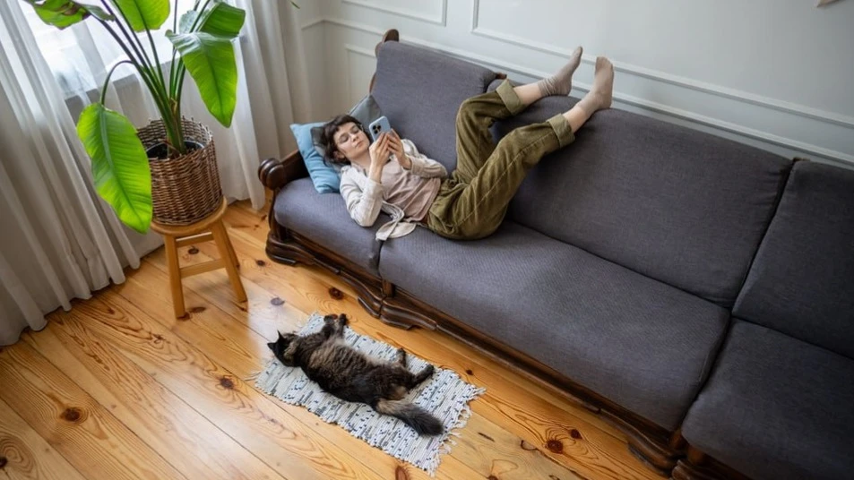 Если вы чувствуете, что ваши новогодние обещания становятся неподъемными, замените «должен» сделать на «хочу». Фото: DimaBerlin/Shutterstock.com