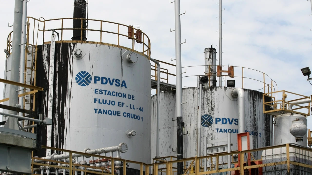 Венесуэла передаст США 30-50 млн баррелей нефти / Фото: JBula_62 / Shutterstock.com