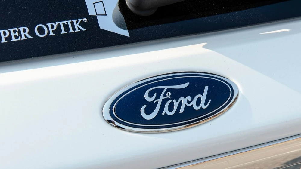 Ford намерен начать внедрение автопилота, не требующего постоянного присмотра водителя, с электропикапа за $30 000 / Фото: Shutterstock.com