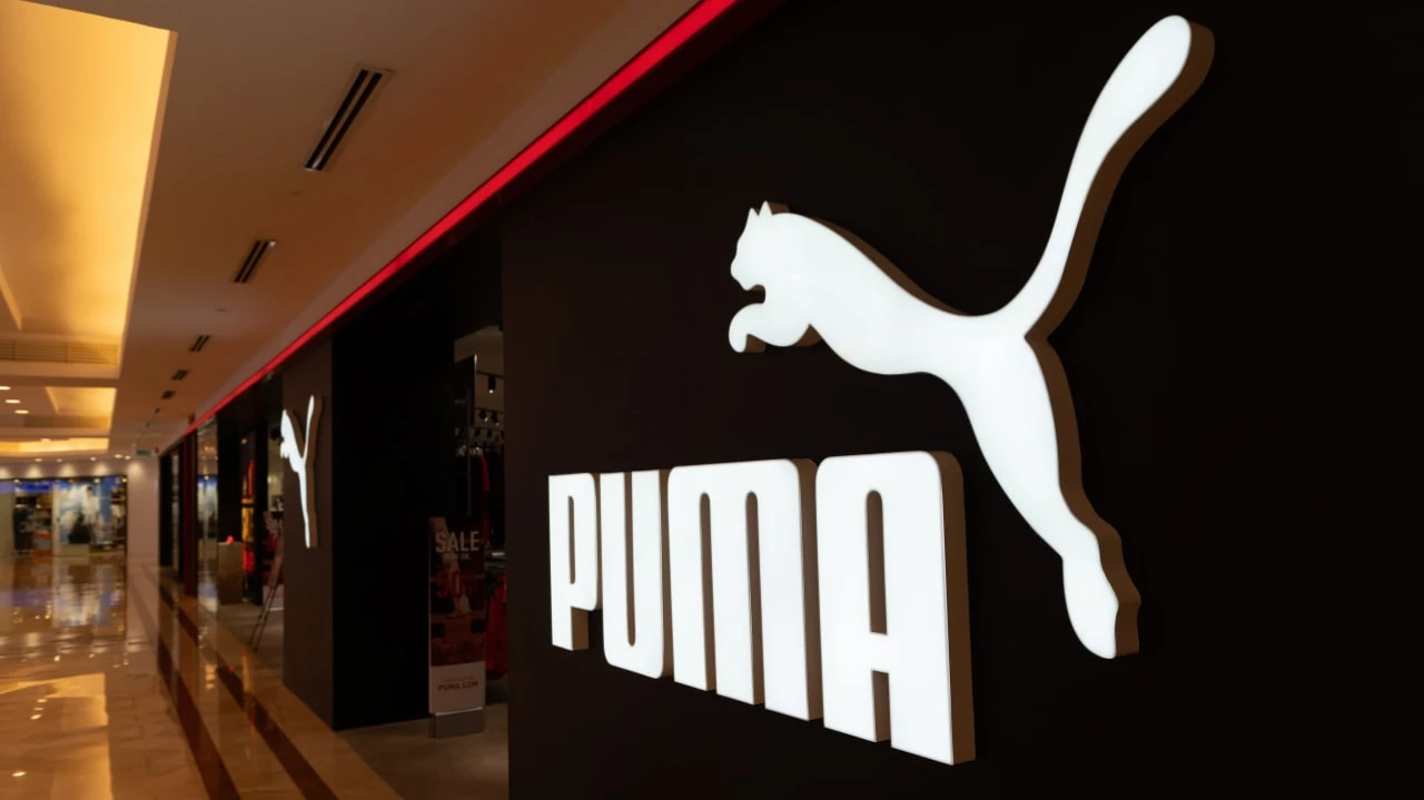 Puma shares soar after reports of a purchase offer from a Chinese rival