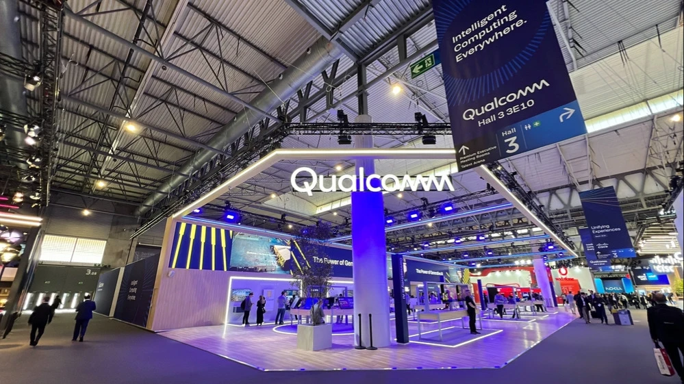 Mizuho снизил прогноз по прибыли Qualcomm на 3,7% в 2026 году и на 7% в 2027 году / Фото: tuctucmedia / Shutterstock.com