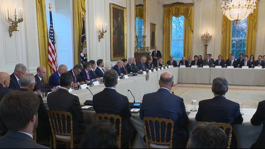 Около 20 топ-менеджеров нефтяных компаний участвовали во встрече с президентом США Трампом по Венесуэле / Фото: X / The White House
