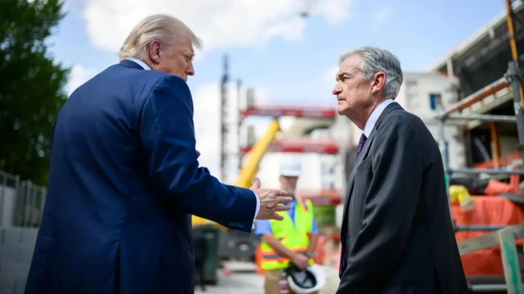 Президент США Дональд Трамп неоднократно обрушивался с критикой на главу ФРС Джерома Пауэлла и даже угрожал уволить его / Фото: The White House