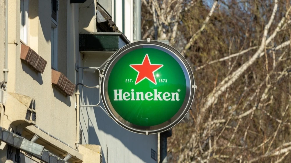 Глава Heineken уйдет на фоне давления на спрос. Акции пивоваренной группы упали на 6%