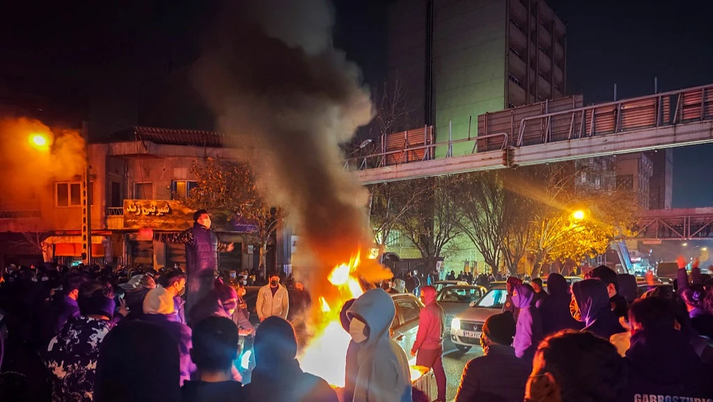 Телеканал Iran International сообщает о гибели в результате протестов уже по меньшей мере 12 000 человек, источник Reuters в правительстве говорит о гибели 2000 человек / Photo by Anonymous/Getty Images