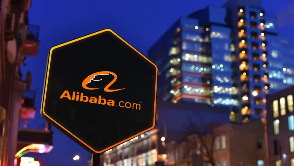Alibaba тестирует ИИ-помощника для покупок, поездок и платежей / Фото: alexfan32 / Shutterstock