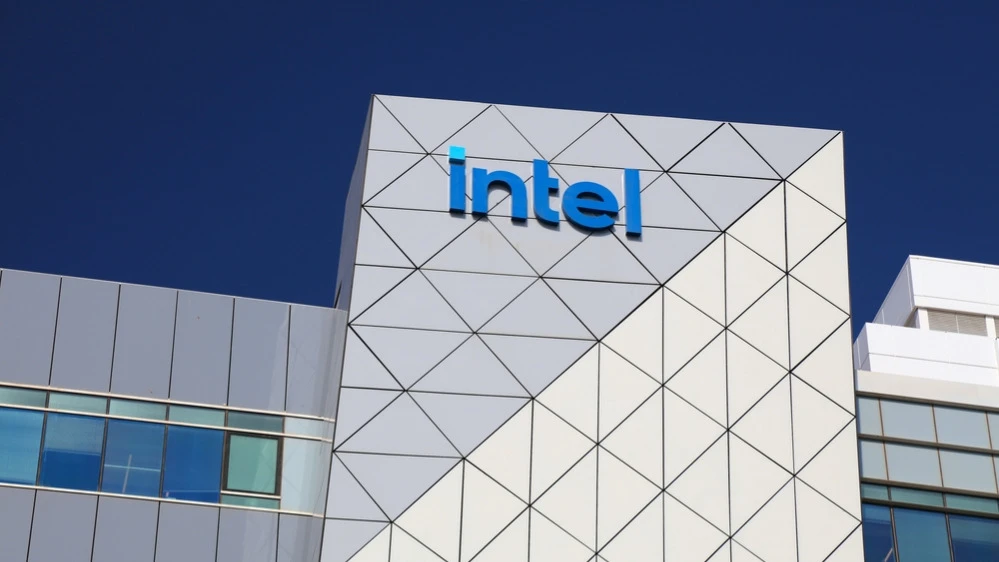 Аналитики считают, что рост акций Intel в январе на 47% не соответствовал фундаментальным показателям компании / Фото: Tupungato / Shutterstock.com