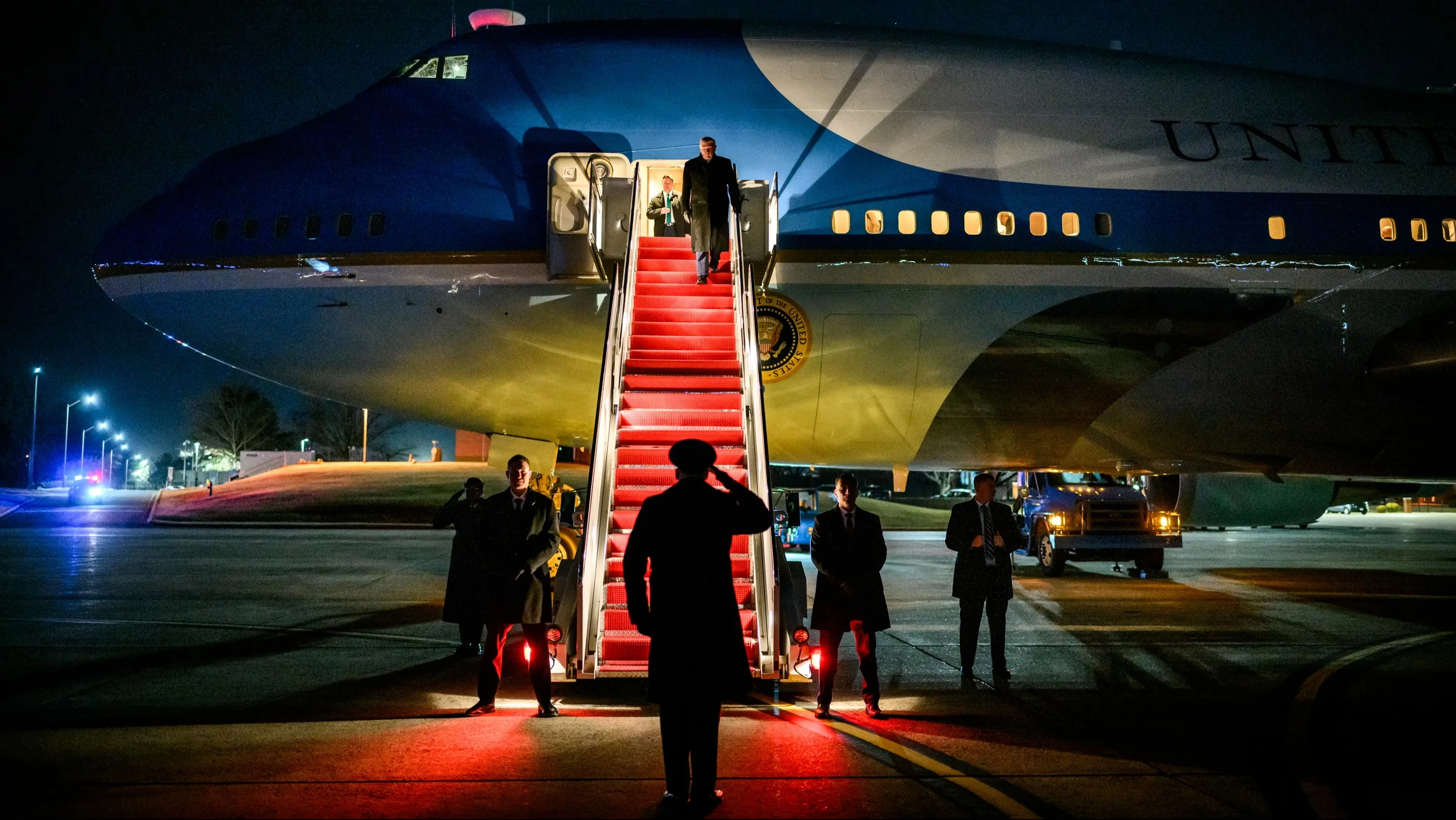 Дональд Трамп решил увеличить сборы с импорта ряда товаров из Южной Кореи / Фото: The White House