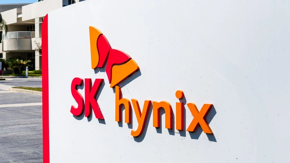 SK Hynix shares hit an all-time high after reports of an exclusive deal with Microsoft/ Photo: Shutterstock.com