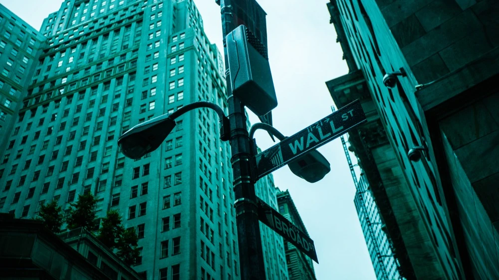 Major U.S. stock indices declined in trading on January 30 / Photo: Shutterstock.com/Krzysztof Stefaniak