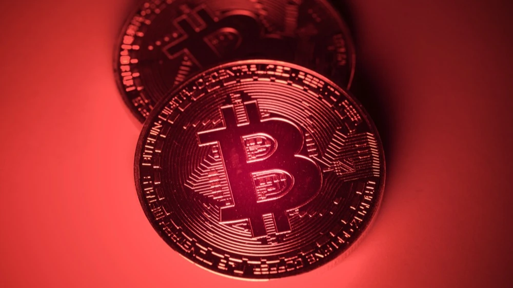 Такого затянувшегося падения биткоина не было с 2018 года  / Фото: Shutterstock.com