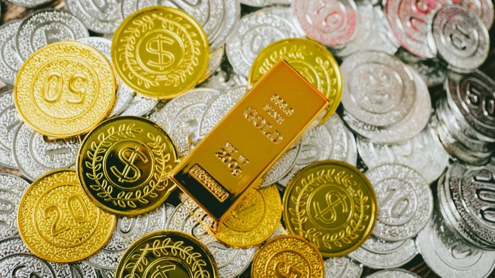 После двухдневного обвала золото переживает лучший день с 2008-го, серебро резко отскочило / Фото: jkcDesign / Shutterstock