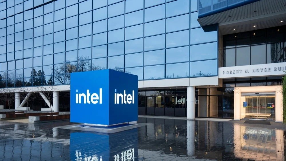 SoftBank subsidiary signed a cooperation agreement with Intel / Photo: Shutterstock.com/Tada Images