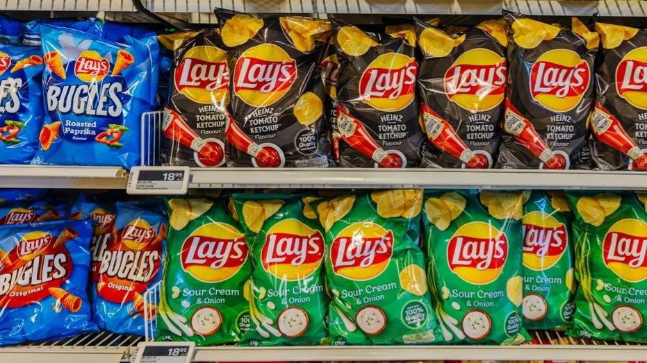 PepsiCo снизит цены на Lay’s и Cheetos после замедления спроса / Фото: ArDanMe / Shutterstock