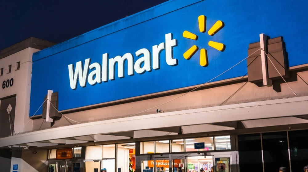 Акции Walmart подорожали вдвое за последние два года / Фото: Shutterstock.com/Sundry Photography
