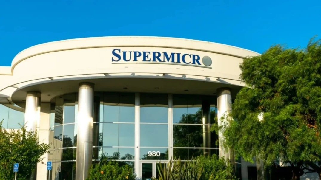 Supermicro reported record revenue last quarter / Photo: Michael Vi/Shutterstock.com
