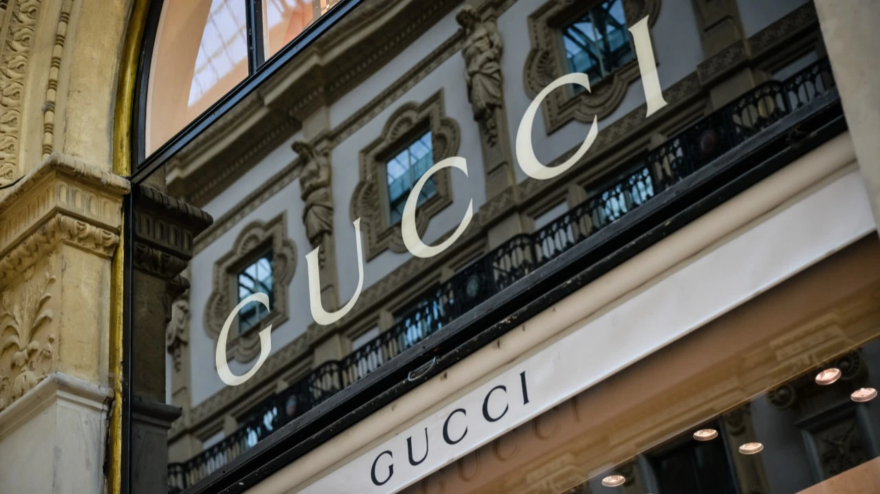 Sales of Guccis flagship brand fell 10% in the fourth quarter / Photo: Casimiro PT / Shutterstock.com
