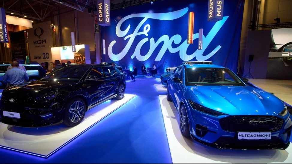 In the list of global sales leaders, Ford missed BYD for the first time / Photo: LCV/ Shutterstock.com
