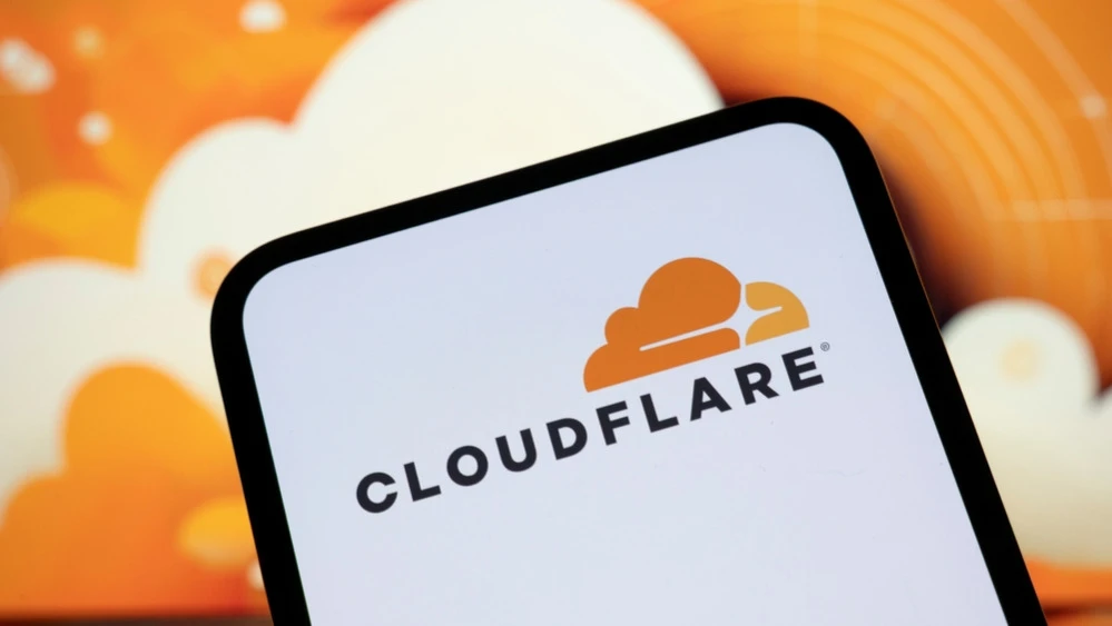 Cloudflare becomes a way for AI agents to get online / Photo: Samuel Boivin/ Shutterstock.com
