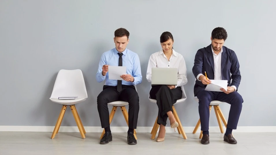 After the strong report of the U.S. Department of Labor released the day before, participants of the upcoming trades will pay special attention to the weekly statistics of applications for unemployment benefits / Photo: Studio Romantic / Shutterstock