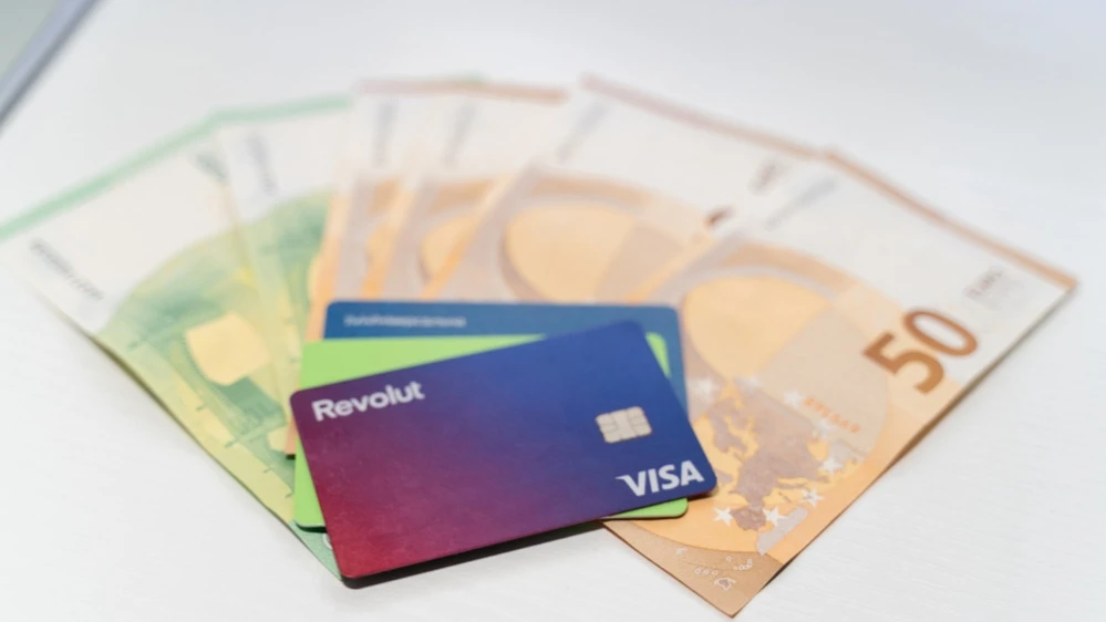 Revolut intends to launch a private equity investment service in Europe, including from Apollo and Blackstone / Photo: Shutterstock.com/Bohdan Aleksandrovych