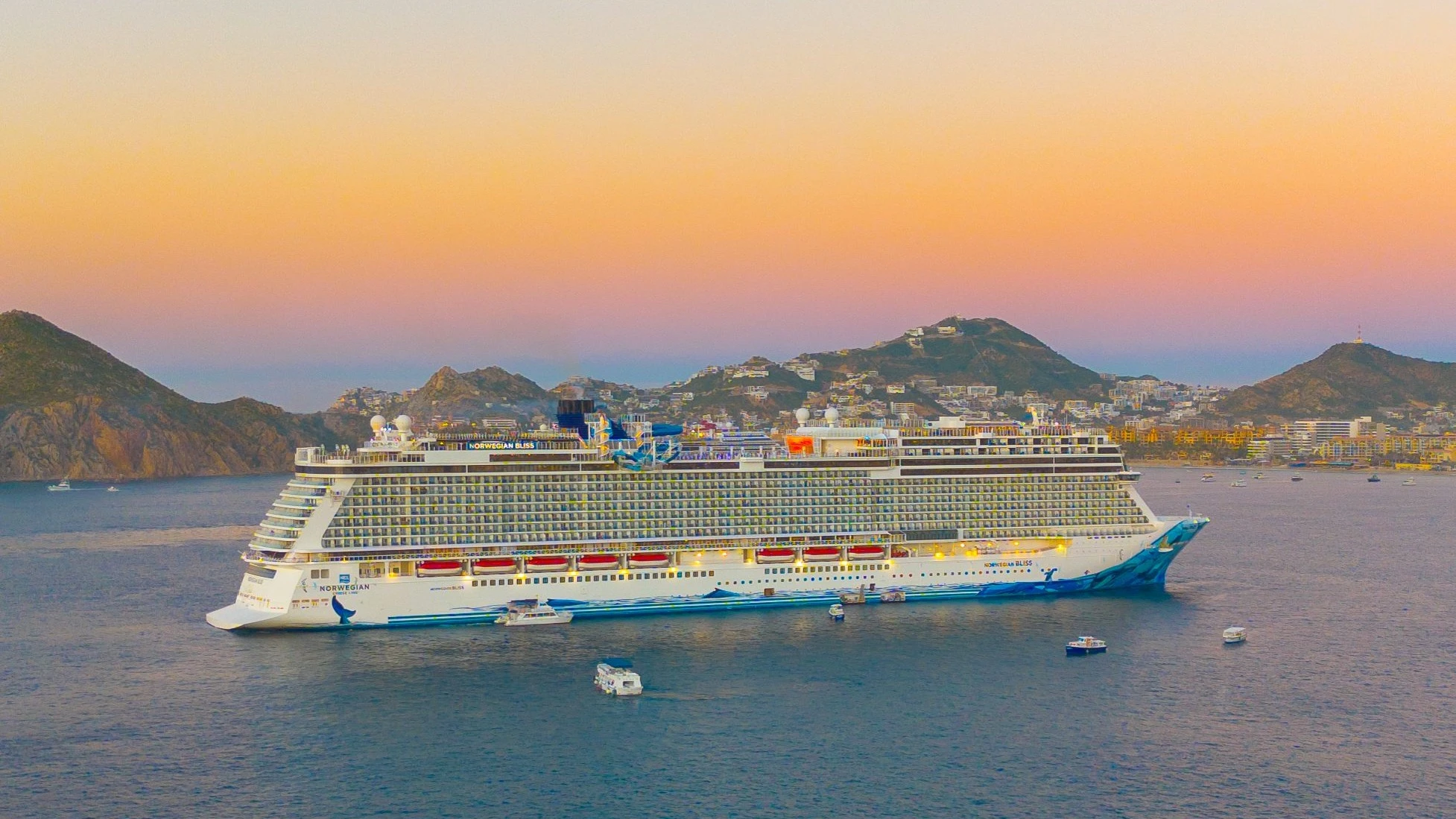 Инвестор-активист Elliott купил акции Norwegian и планирует большие изменения в компании / Фото: X / CruiseNorwegian