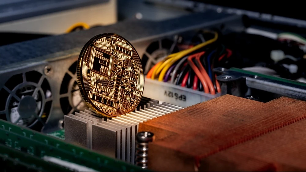 Companies began to use data center infrastructure not only for mining, but also for AI and cloud computing tasks / Photo: Shutterstock.com