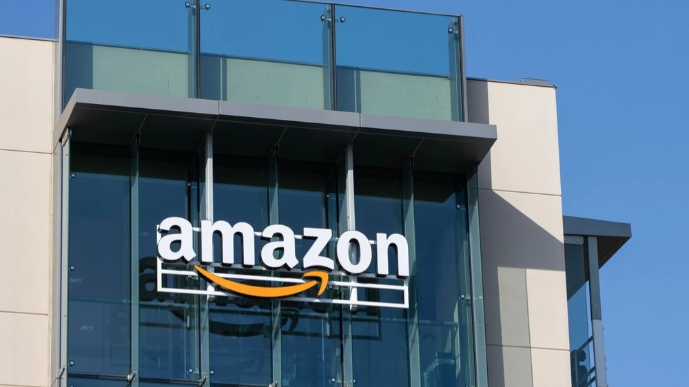 Облачный сервис гиганта электронной коммерции Amazon — наиболее недооцененный игрок на рынке ИИ, считает аналитик / Фото: Tada Images/Shutterstock