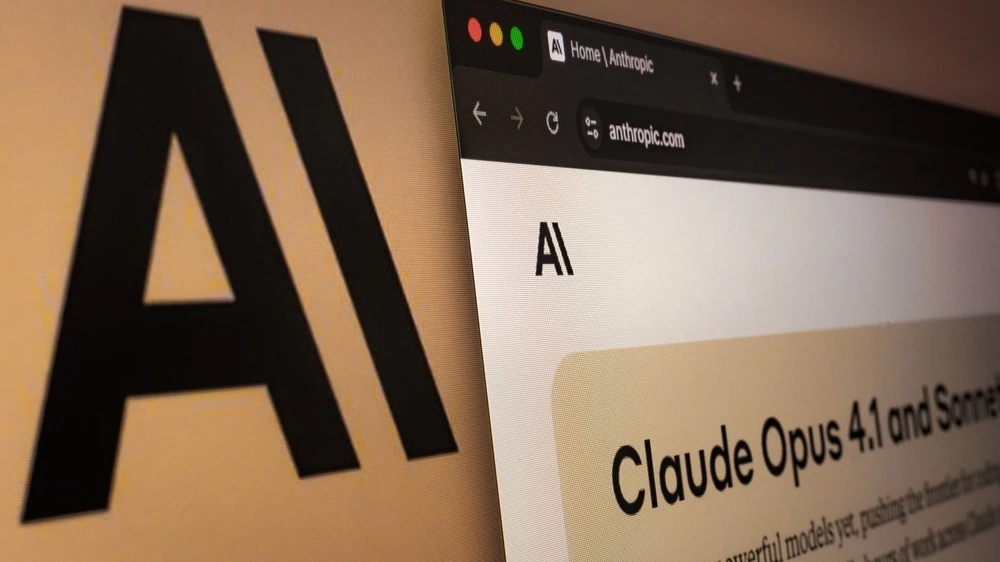 Anthropic сворачивает часть жестких ограничений, связанных с обеспечением безопасности, ради конкуренции / Фото: Tigarto / Shutterstock