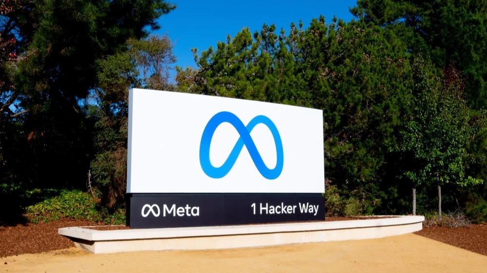 Meta has signed a multi-billion dollar multi-year agreement with Google to lease AI chips to develop new artificial intelligence models. Photo: Lets Design Studio/Shutterstock