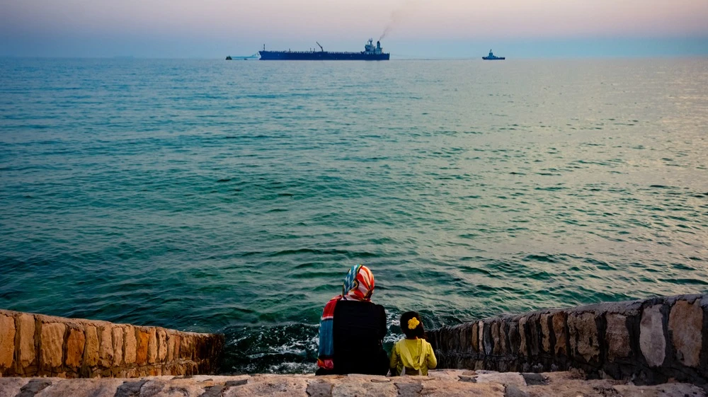 Iran controls the Strait of Hormuz, through which one-fifth of the worlds oil flows / Photo: Amir Mardani / Shutterstock.com