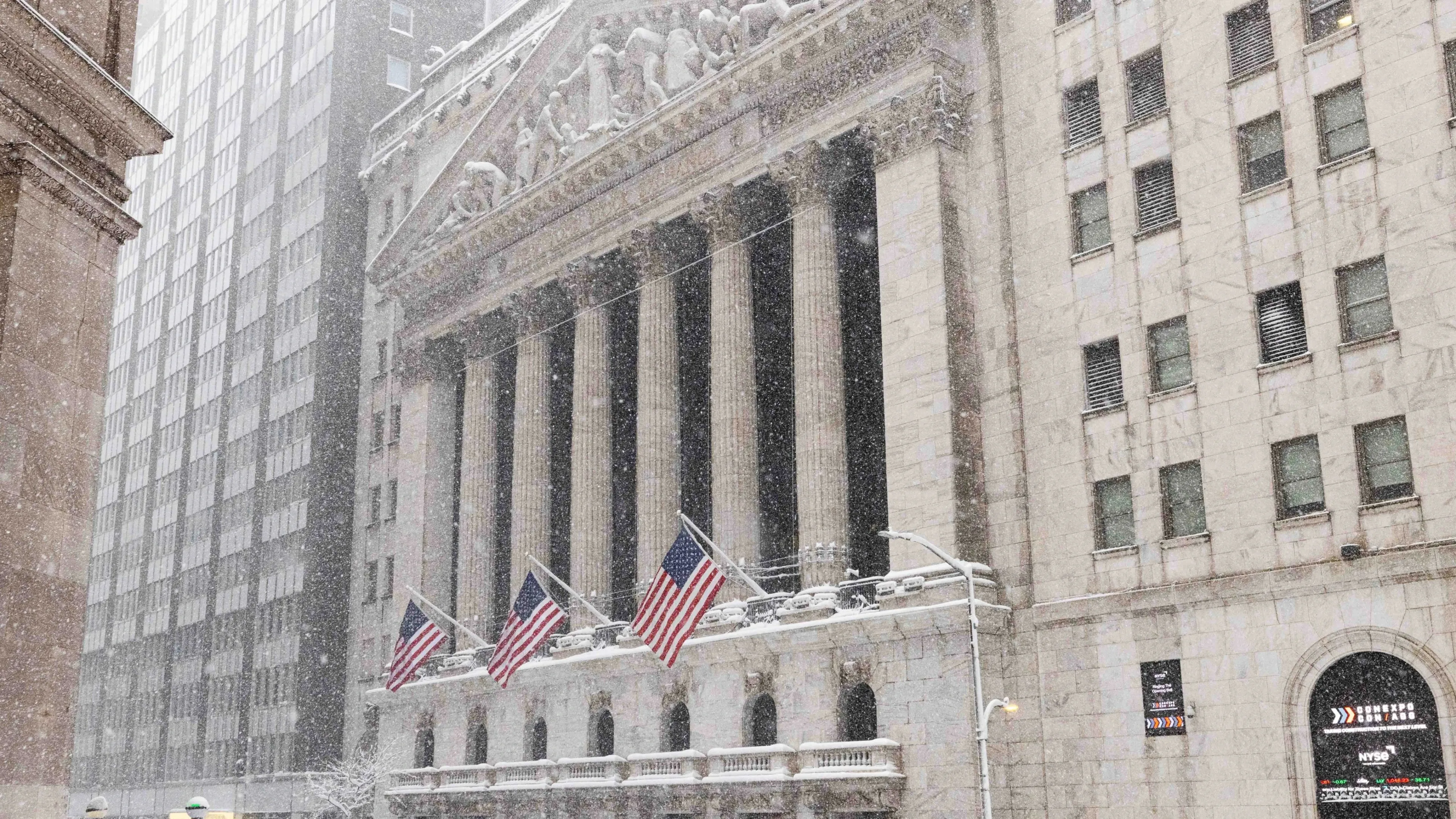 Главные индексы США начали торги с резкого снижения / Фото: X/NYSE