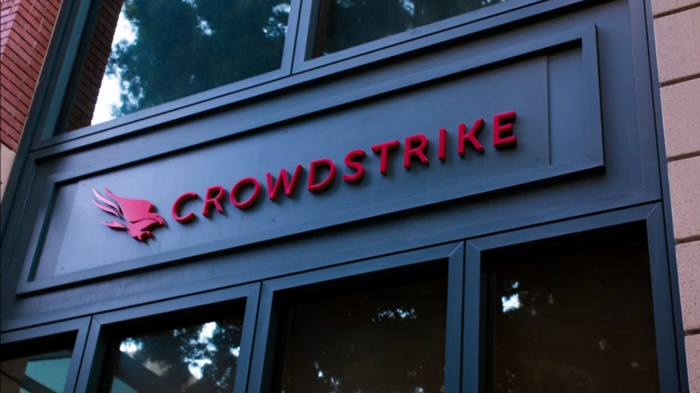 Piper Sandler recommended buying CrowdStrike shares ahead of the report / Photo: bluestork / Shutterstock.com