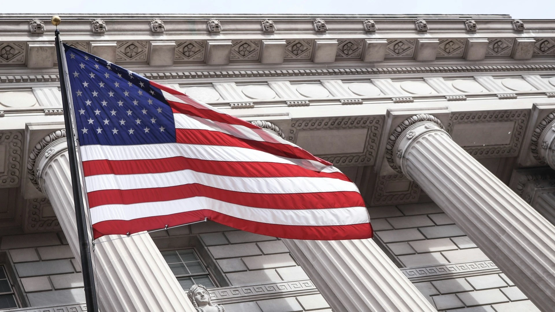 Geopolitical events will continue to affect the U.S. stock market in trading on March 3 / Photo: Unsplash/Brandon Mowinkel