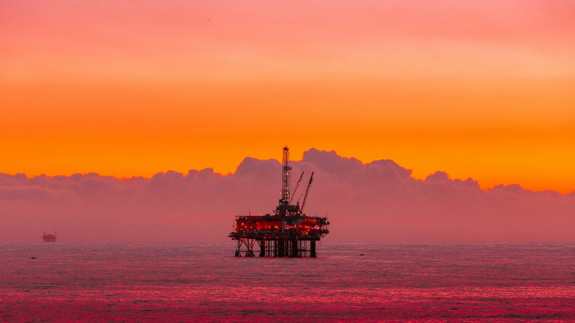 The cost of oil jumped 9% on the fourth day of the US-Iran war / Photo: Unsplash/Arvind Vallabh