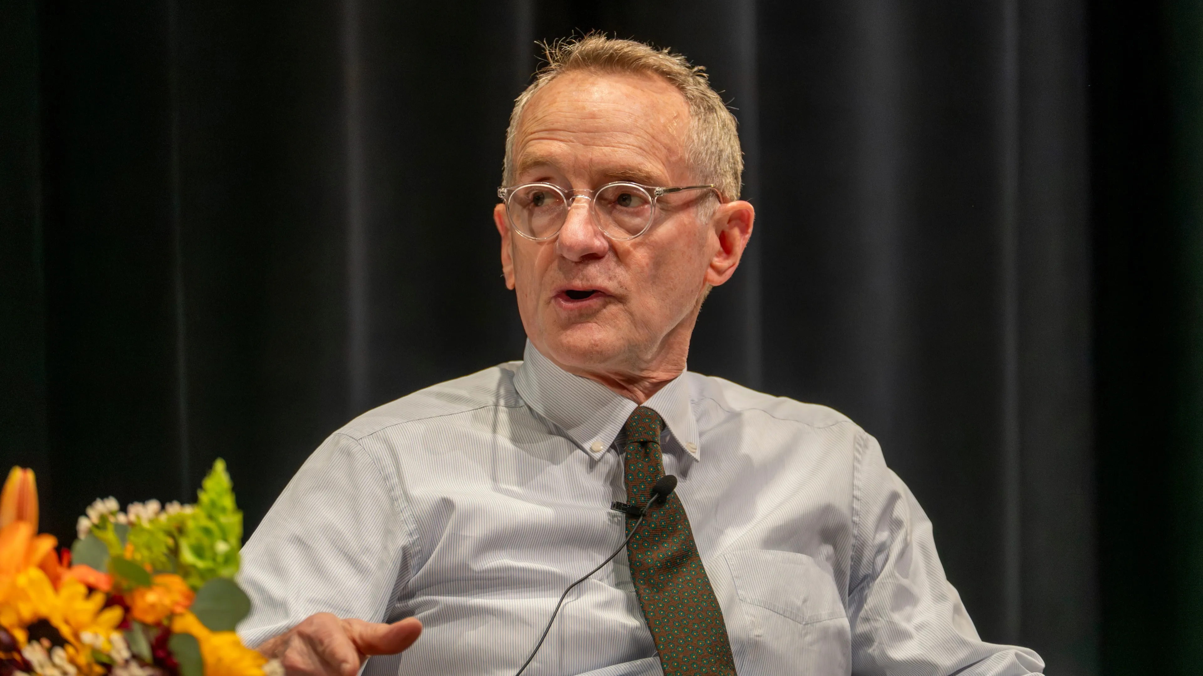 Billionaire Howard Marks believes that investors often ignore negative signals due to cognitive dissonance / Photo: Pepperdine University