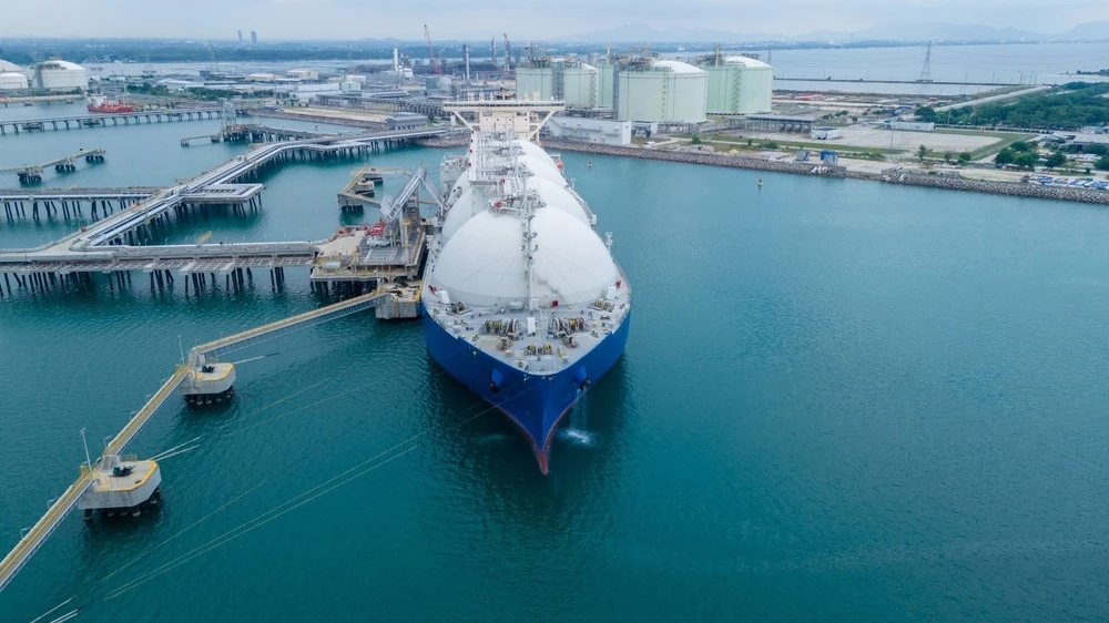 Цены на газ в Европе подскочили на 47% из-за остановки крупнейшего СПГ-комплекса в Катаре / Фото: shutterstock.com/GreenOak