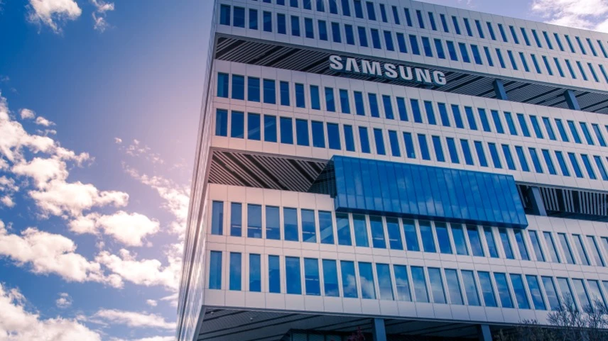 Акции самой дорогой компании Южной Корей Samsung Electronics 4 марта рухнули более чем на 10% на фоне бегства инвесторов от рисков / Фото: Valeriya Zankovych/Shutterstock.com