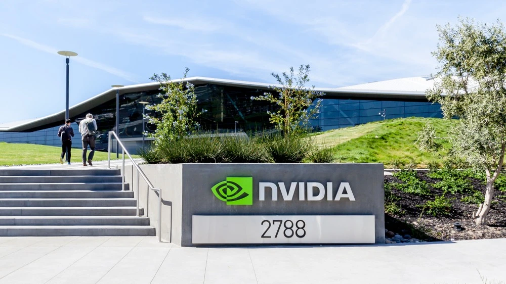 Акционер Tesla сделал крупную ставку на Nvidia / Фото: JHVEPhoto / Shutterstock