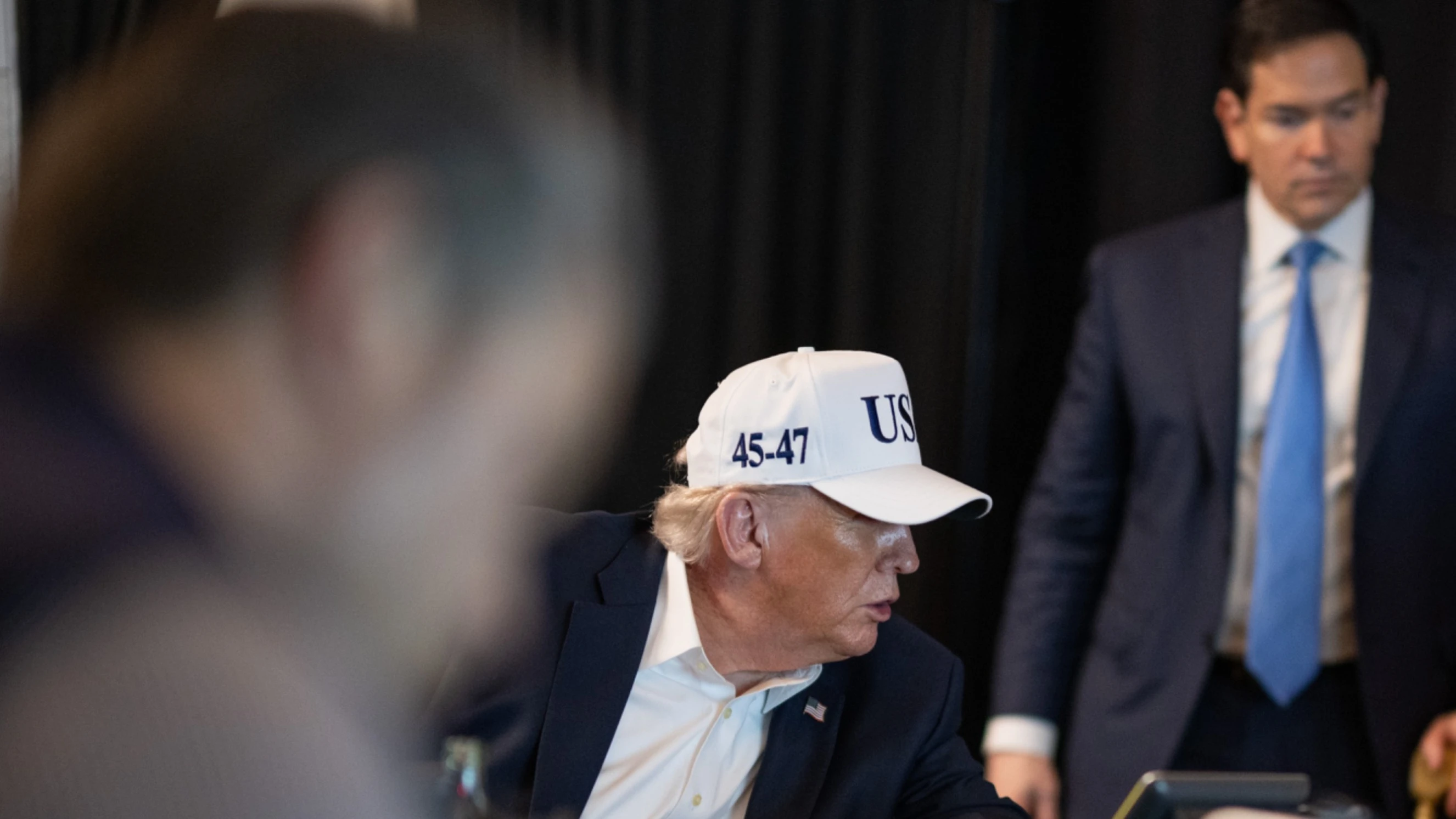 В отличие от торговых войн, президент США не сможет остановить войну с Ираном по щелчку пальцев ради спасения фондовых индексов, предупреждают на Уолл-стрит / Фото: X/WhiteHouse