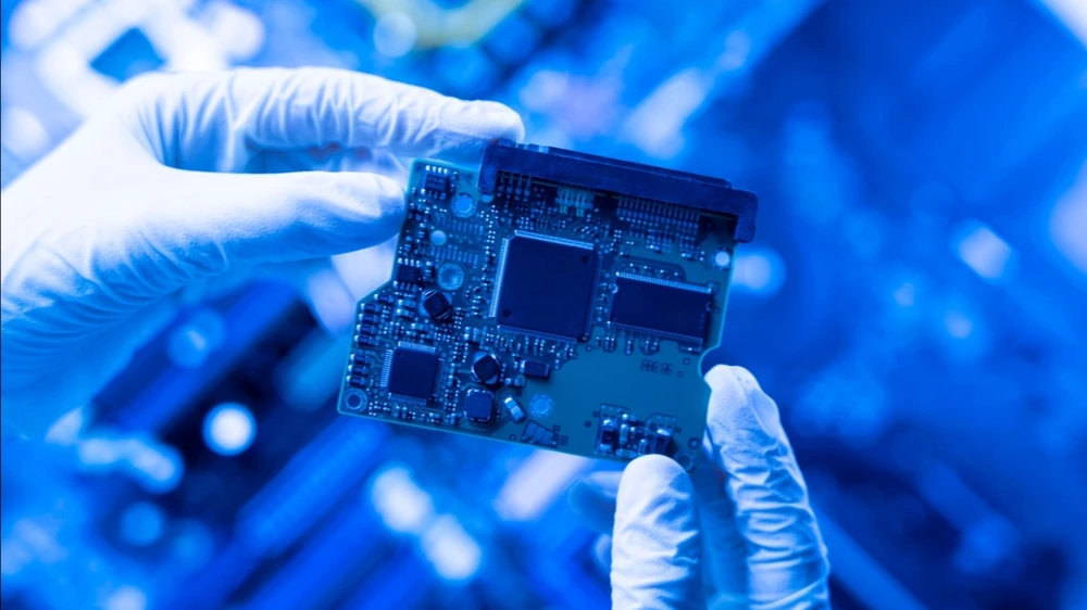 США могут начать контролировать крупные отгрузки ИИ-чипов за пределы страны / Фото: Mike_shots / Shutterstock.com