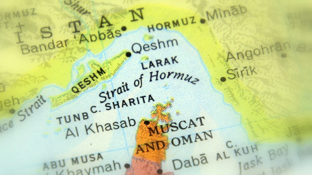 Из-за войны на Ближнем Востоке Ормузский пролив фактически перекрыт. Но главный вопрос сейчас — не только в том, откроется ли он снова, но и в том, какой дополнительный ущерб Иран нанесет энергетической инфраструктуре. Фото: Jarretera / Shutterstock.com