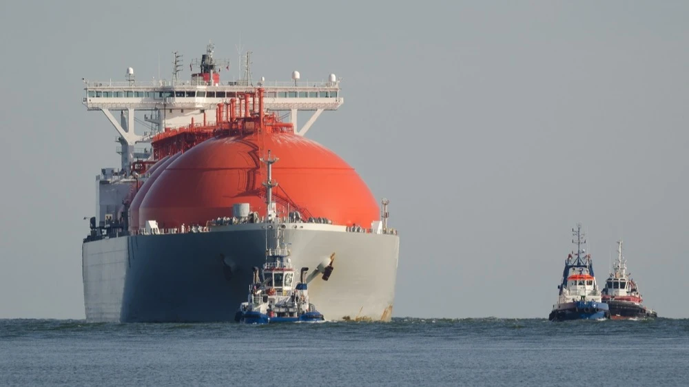 Экспорт нефти и газа из Персидского залива может остановиться в ближайшие дни / Фото: Wojciech Wrzesien / Shutterstock