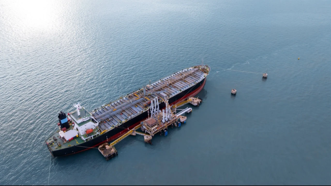 По информации источника CNN в Иране, страна собирается ввести пошлины для судов в Персидском заливе / Фото: Mayy Contributor / Shutterstock.com