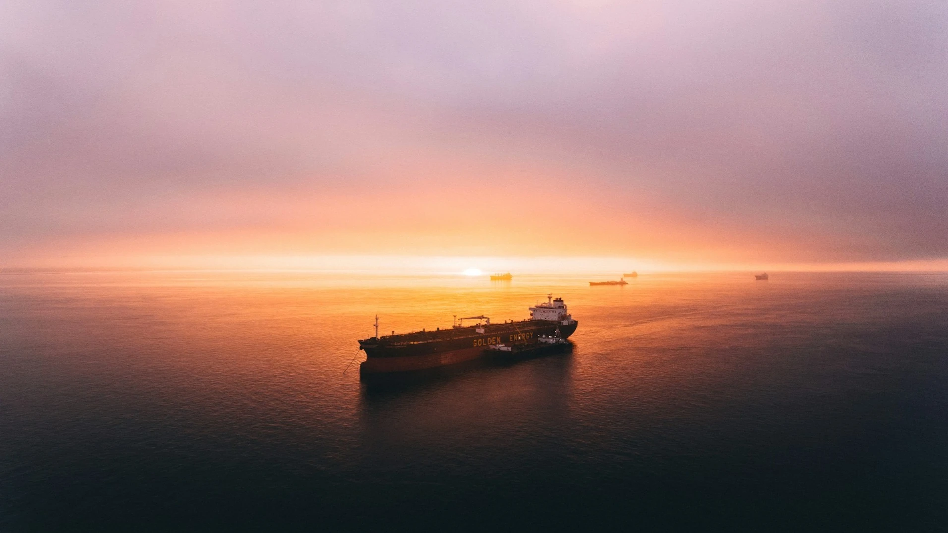 The cost of Brent at moments fell below $82 per barrel / Photo: Unsplash/Ian Simmonds